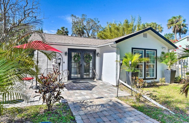 Florida Getaway w/ Patio ~ 3 Mi to Beaches!