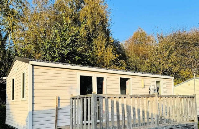 Flower Le Domaine du Rompval *** - Mobile home Comfort 27m2 of which terrace 2 bedrooms + TV 4 people