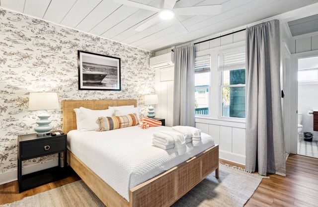 Folliday Inn- The Overnighter- Room 25