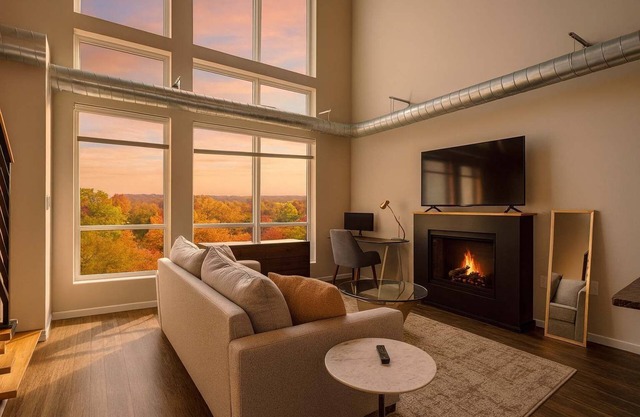 Forest Park Skyline Retreat with Balcony, Pool & Parking