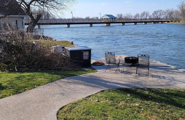 Fox River Retreat #1