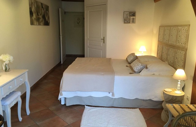 Habitación en finca con encanto discreto