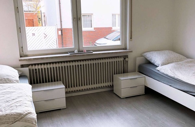 FR04 holiday apartment with satellite TV, kitchen & WiFi