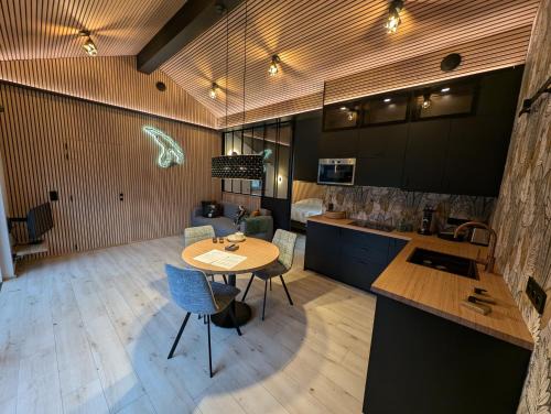 Francorchamps studio 8