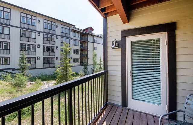 Fraser Crossing/Founders Pointe. Condo | Gondola Access (Select-Rated Condo 3414)