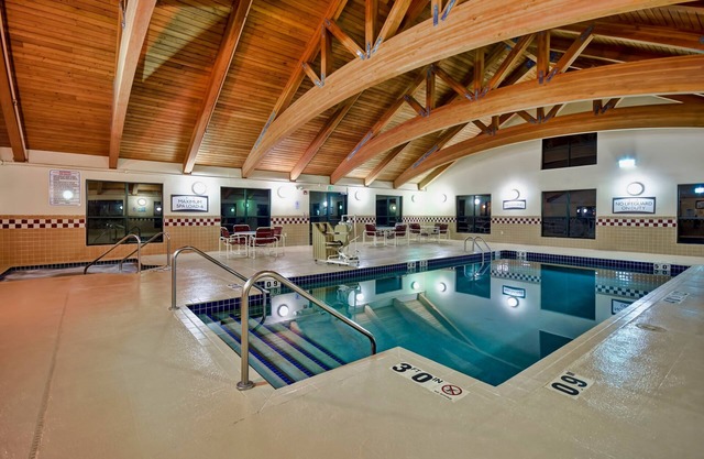 Desayuno gratis. Piscina y jacuzzi. Ubicación en el centro. ¡Tu próximo viaje!