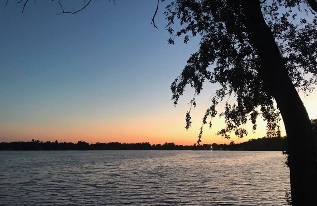 Free nite book wknd off season Lakefront close toNordic Mtn fireplace boats pier