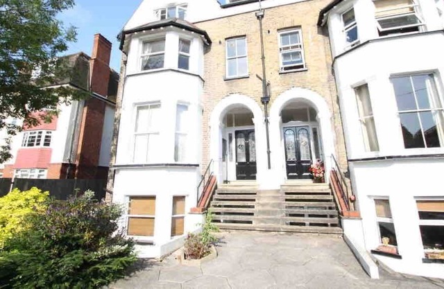 Free parking - Close to Restaurants and train STN