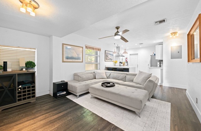 Free Parking Minutes from Downtown Las Olas