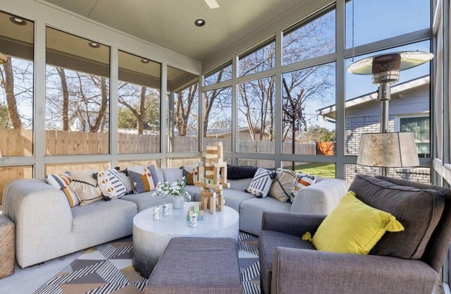 Free Parking, Tiled Shower King Bed | Sunrise