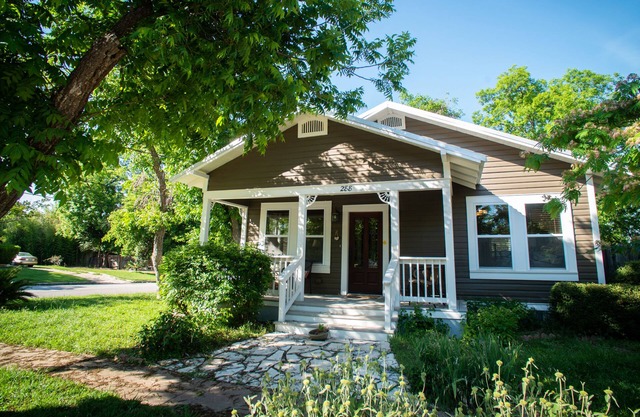 Flota el río Comal, la mejor ubicación para el río y la ciudad, tubos gratis