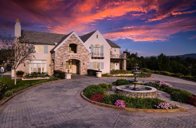 French Wine Country Estate with Infinity Pool+Wine Tasting Room