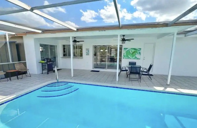 FRESH! Tropical Oasis/Pool King Bed/Top Location