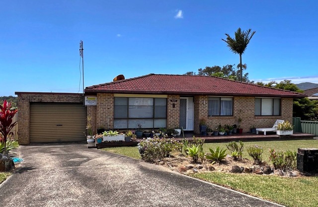 Freshly painted 4 bedroom home only a short drive into the heart of our CBD and our fabulous beache
