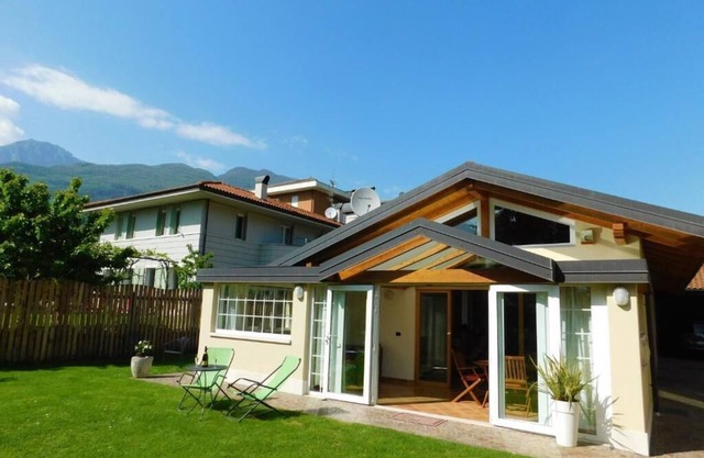Villa con jardín recién renovado