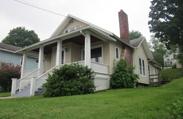 Vistas porche de Seneca Lake y el puerto, a poca distancia de restaurantes