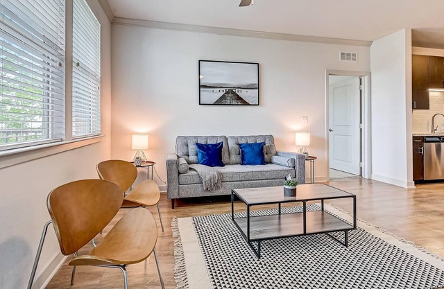 Frontdesk | 2 BR Apt near Neptune Beach