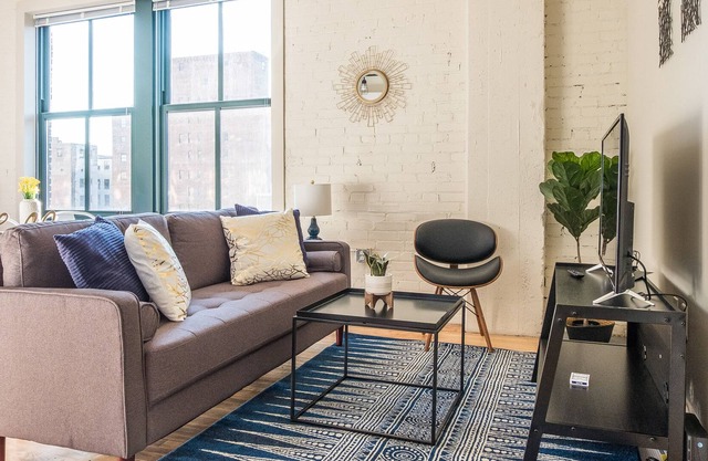 FRONTDESK 917 Locust St Apts Downtown St Louis