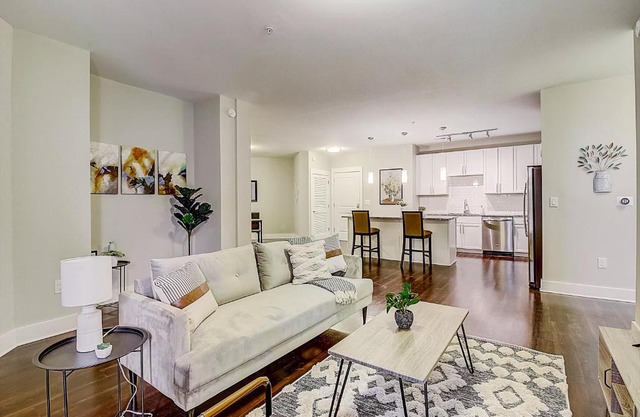 FRONTDESK Berkshire Dilworth Apts Midtown Charlotte