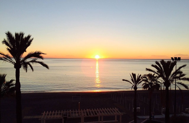 Apartamento en 1º linea de playa, reformado, cerca del centro. WiFi & AirCon