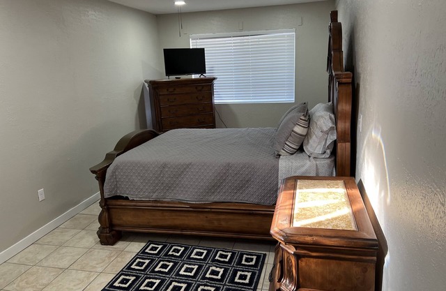 full size house with mini golf good for have a nice relax days