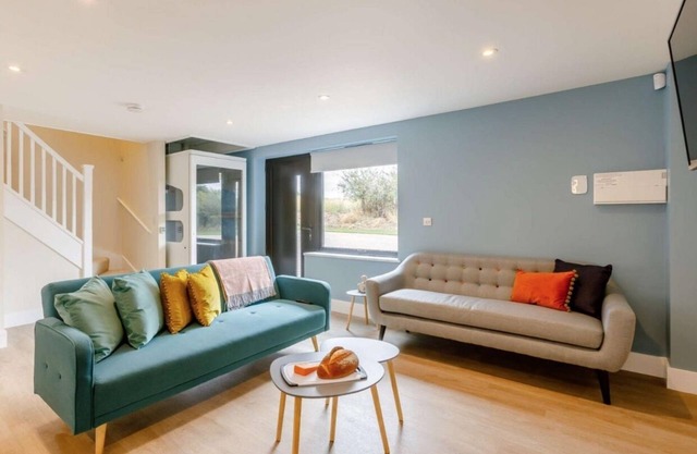 Buck Cottage, disabled adapted 3 bed hot tub pets