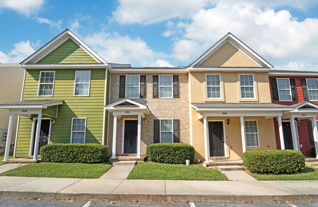 Fully Furnished Gated Townhouse - 1016 Micah Tr