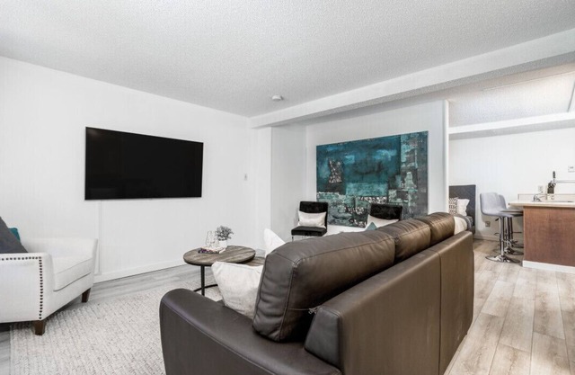 Fully RENOVATED Studio | Ski In/Ski Out: Closest Condo to Lift | Pool & Hot Tubs