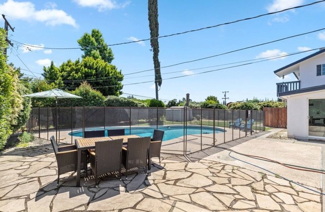 Fun family friendly retreat with game room and pool