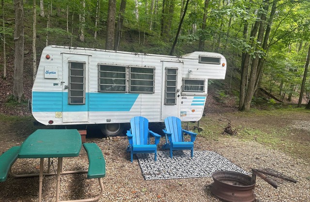 Fun Vintage Glamper "Sophia" located in Nashville, Indiana