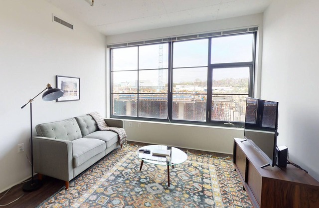 Furnished 1BR in Alexandria Near Amazon HQ w/ Gym