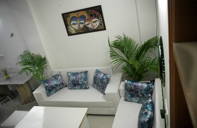 Apartamento de servicio amueblado para estadía mínima de 1 mes con cocina común