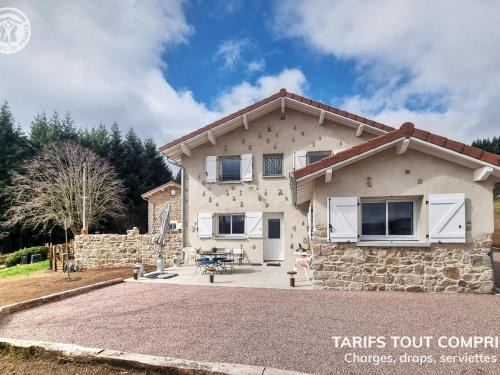 Gîte chaleureux avec terrasse en pleine nature - Parfait pour 4 personnes - FR-1-496-348