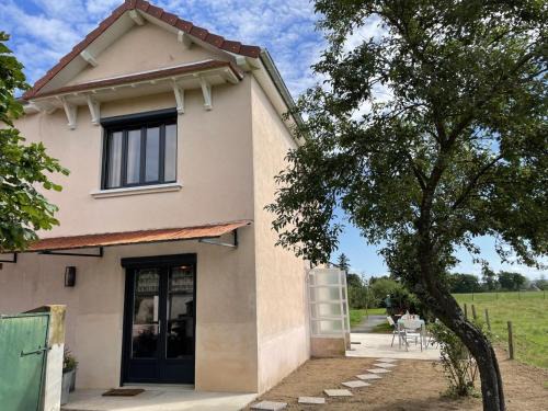 Gîte Champêtre Rénové à Pierrefitte-sur-Loire - FR-1-489-347