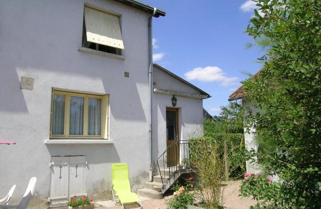 Gîte confortable proche de Moulins avec jardin clos - FR-1-489-11