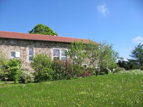 Gîte cosy avec poêle à bois et vue sur campagne, 2 chambres, 4 personnes, idéal pour nature - FR-1-496-268