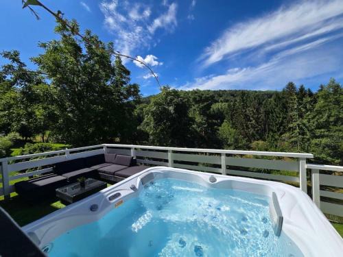 Gîte perché en bordure de forêt - Jacuzzi privatif