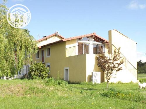 Gîte tranquille avec jardin et terrasse à Sainte-Foy-Saint-Sulpice, animaux acceptés - FR-1-496-47