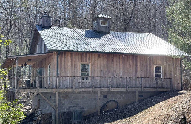 GA Team House Cabin Sleeps many Blairsville Union County, GA