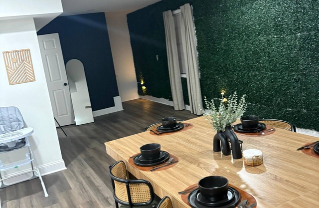 Game Day Ready! 2 King Beds Near UGA & Downtown