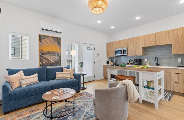 Gameday Getaway | Walk to Neyland Stadium