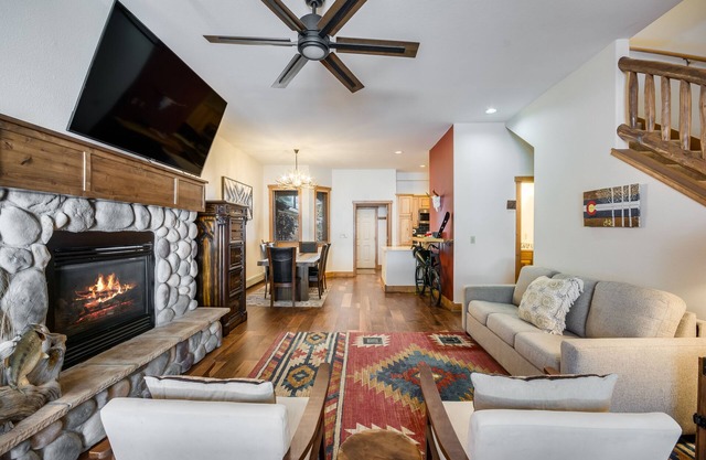 AC in Bedrooms| Community Hot Tub| 1200 sq feet