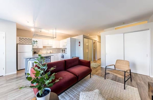 Garage Parking CWE Condo near STL Hospitals