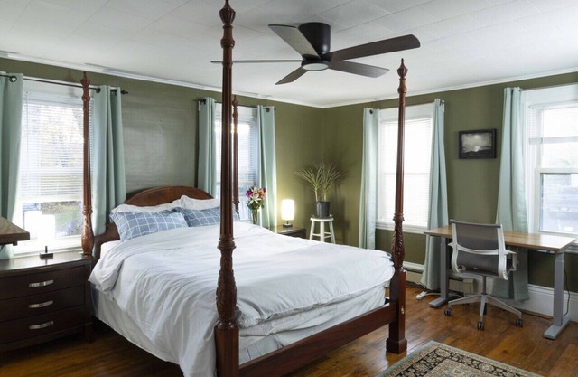 Garden Getaway with Hot Tub