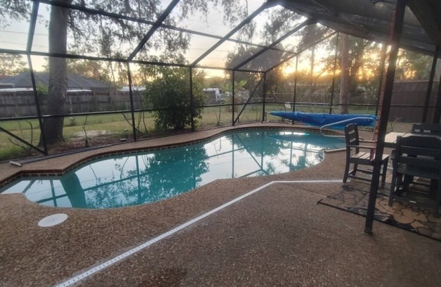 Garden Home/Heated Pool/King-Bed/20 min Beach/Pets Allowed/IMG Sports/UTC Shop