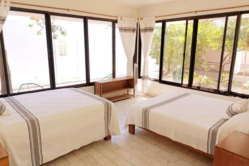 Garden house 2BR 1BA 1 parking