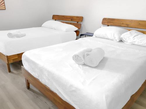 Garden Level 1BR condo, Central Luxury Suite