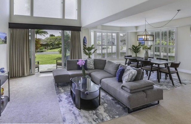 Garden view Home w/Shared pool,Hot Tub&walk to shops