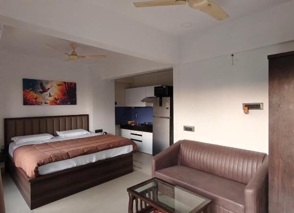 Garden-View Studio Apartment in Sanpada, Navi Mumbai