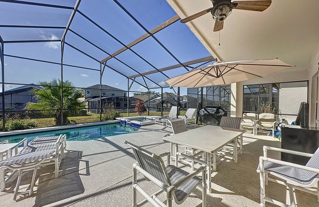 ⭐ ⭐ Gated Community | Modern | 4 Bed | 3 Bath | South Facing Large Pool Deck ⭐⭐